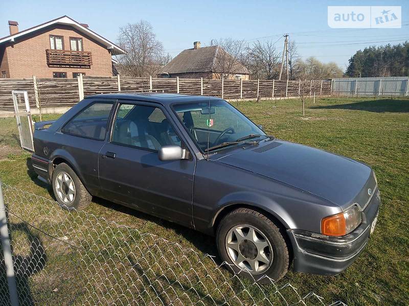 Хетчбек Ford Escort 1988 в Києві