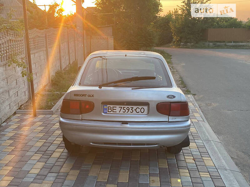 Хэтчбек Ford Escort 1994 в Одессе
