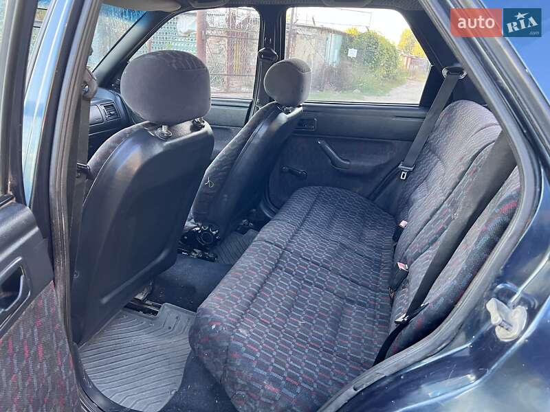 Седан Ford Escort 1994 в Раздельной