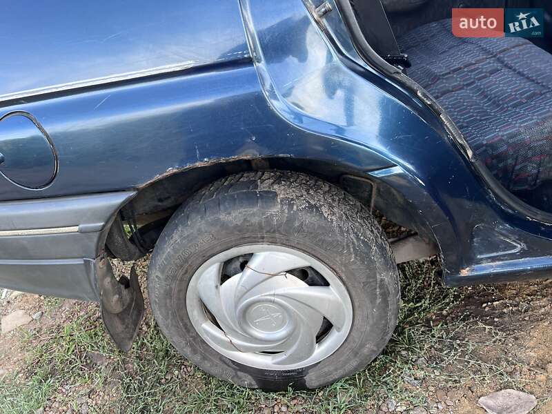 Седан Ford Escort 1994 в Раздельной