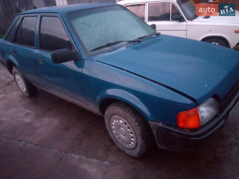 Хэтчбек Ford Escort 1987 в Львове