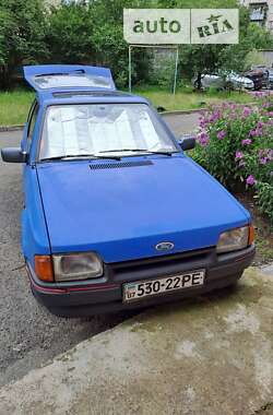 Хэтчбек Ford Escort 1988 в Сваляве