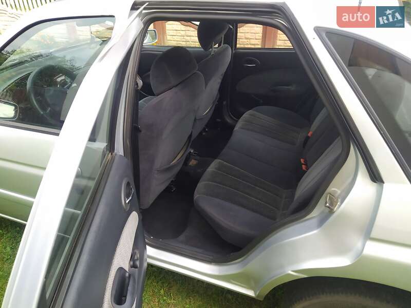 Хэтчбек Ford Escort 1995 в Ровно