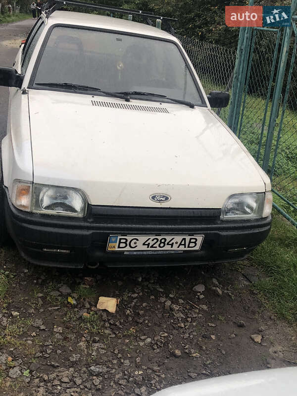 Хетчбек Ford Escort 1986 в Львові
