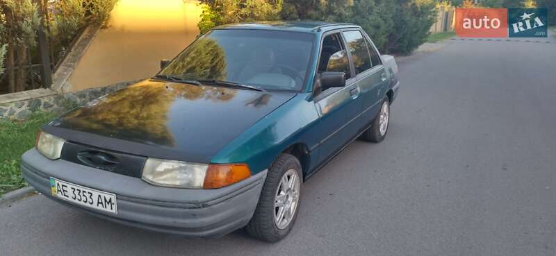 Седан Ford Escort 1993 в Дніпрі