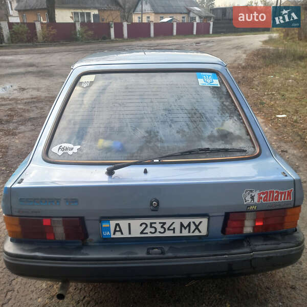 Лифтбек Ford Escort 1985 в Буче