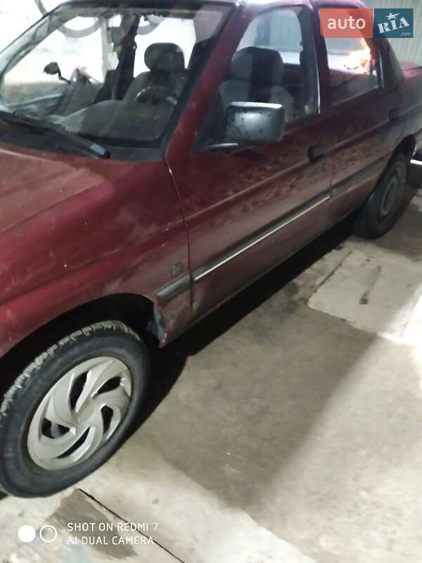 Седан Ford Escort 1994 в Рахове