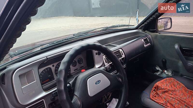 Хэтчбек Ford Escort 1988 в Ярмолинцах