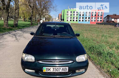 Хэтчбек Ford Escort 1997 в Ровно