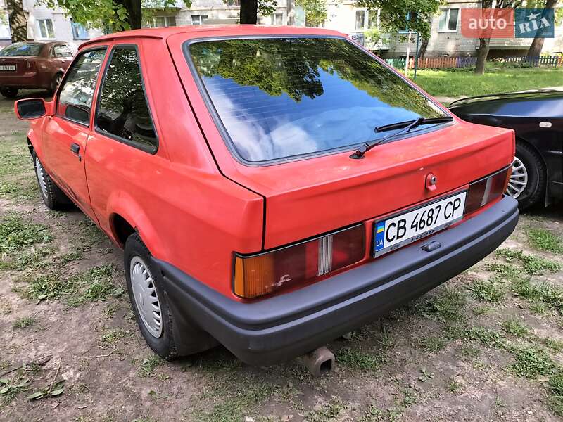 Хэтчбек Ford Escort 1987 в Чернигове