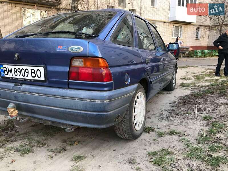 Хетчбек Ford Escort 1992 в Шостці