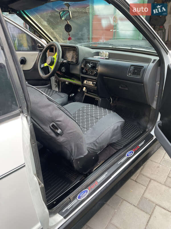 Кабріолет Ford Escort 1988 в Запоріжжі фото 10 Кабріолет Ford Escort 1988 в Запоріжжі
