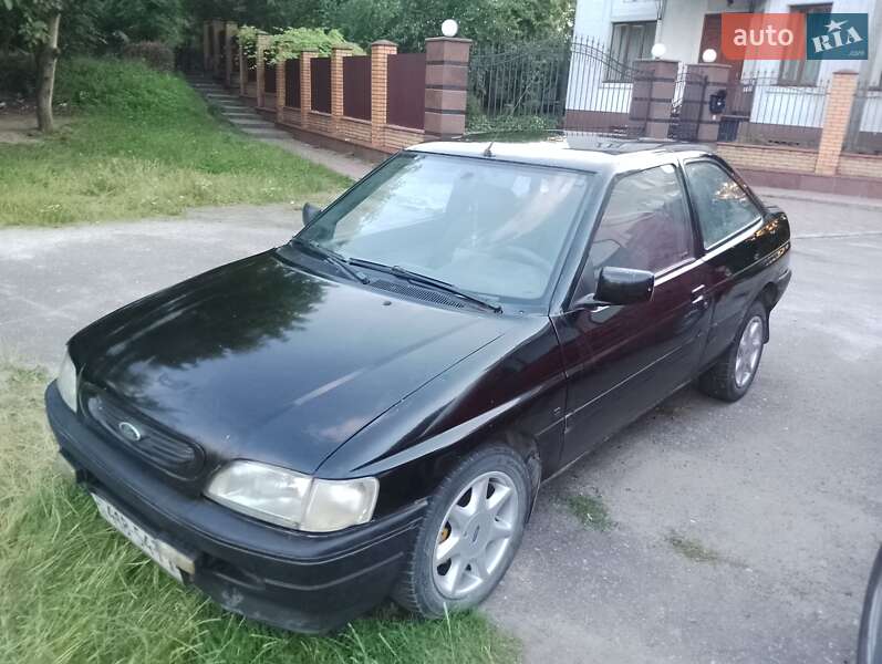 Хэтчбек Ford Escort 1992 в Тернополе