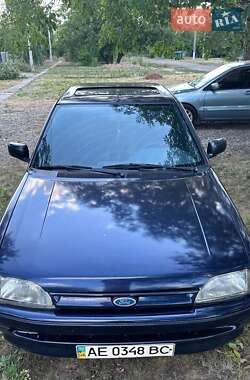 Хэтчбек Ford Escort 1991 в 