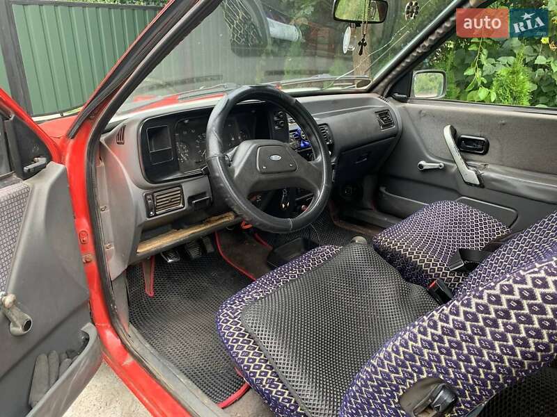 Хэтчбек Ford Escort 1987 в Хмельнике