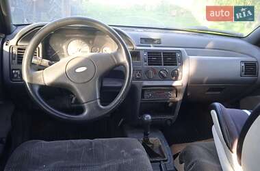 Хетчбек Ford Escort 1990 в Полонному