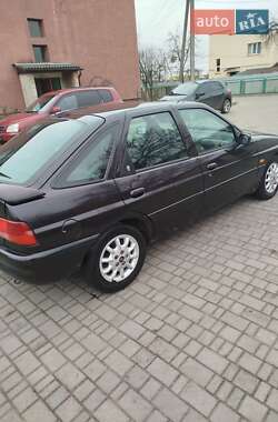 Хэтчбек Ford Escort 1995 в Луцке