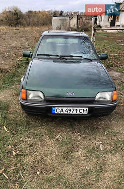 Ліфтбек Ford Escort 1990 в Смілі