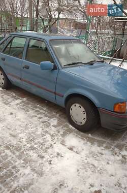 Хэтчбек Ford Escort 1989 в 