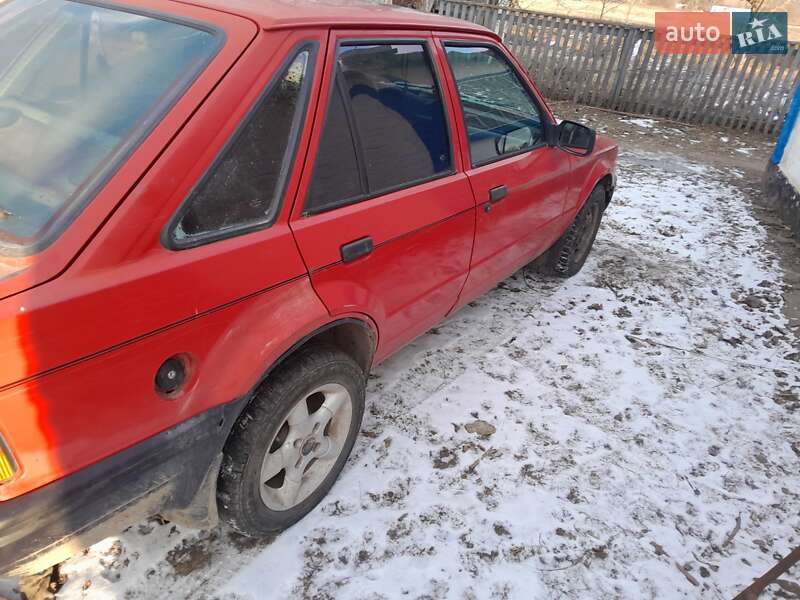 Хэтчбек Ford Escort 1987 в Погребище