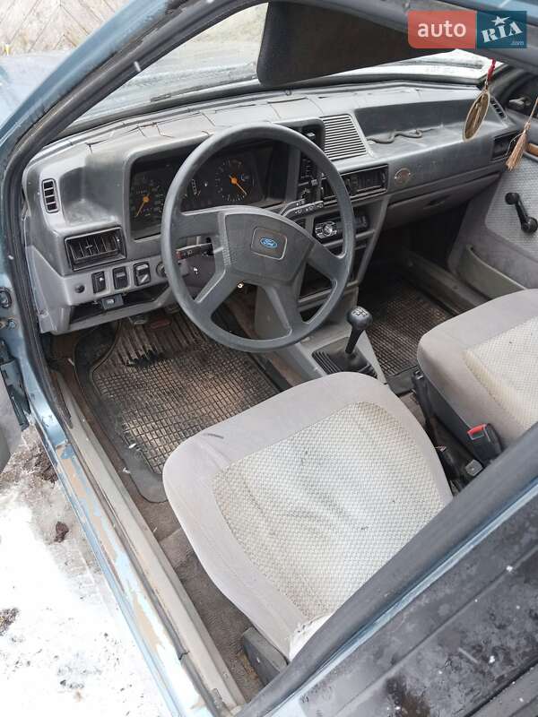 Хэтчбек Ford Escort 1983 в Перемышлянах