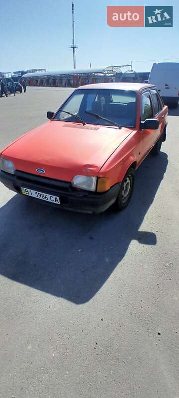 Хэтчбек Ford Escort 1989 в 