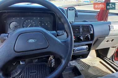 Хэтчбек Ford Escort 1989 в 