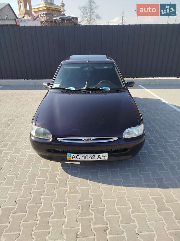 Хэтчбек Ford Escort 1995 в Луцке
