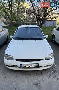 Хэтчбек Ford Escort 2000 в 
