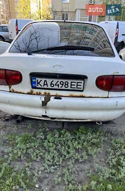 Хэтчбек Ford Escort 2000 в 