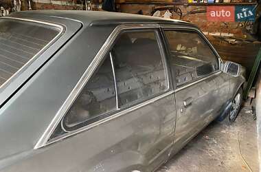 Хэтчбек Ford Escort 1981 в 