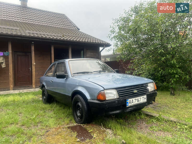 Хэтчбек Ford Escort 1984 в 