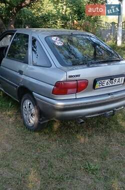 Ліфтбек Ford Escort 1992 в 