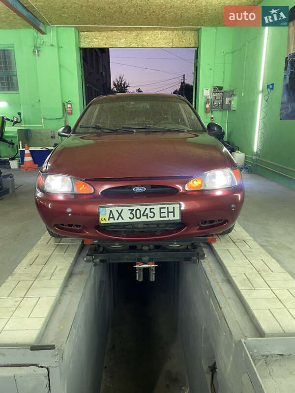 Седан Ford Escort 1996 в Краснокутске