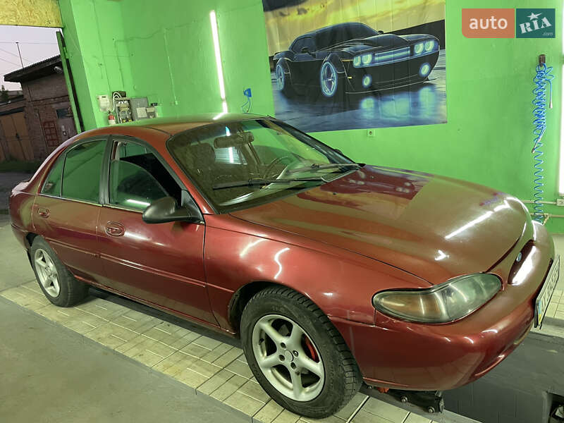 Седан Ford Escort 1996 в Краснокутске