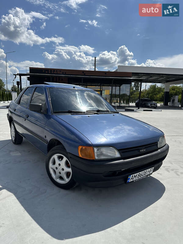 Хетчбек Ford Escort 1990 в Звягелі