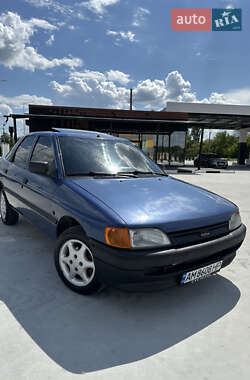 Хэтчбек Ford Escort 1990 в 