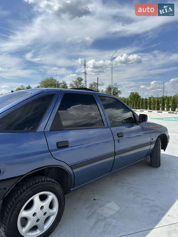 Хетчбек Ford Escort 1990 в Звягелі