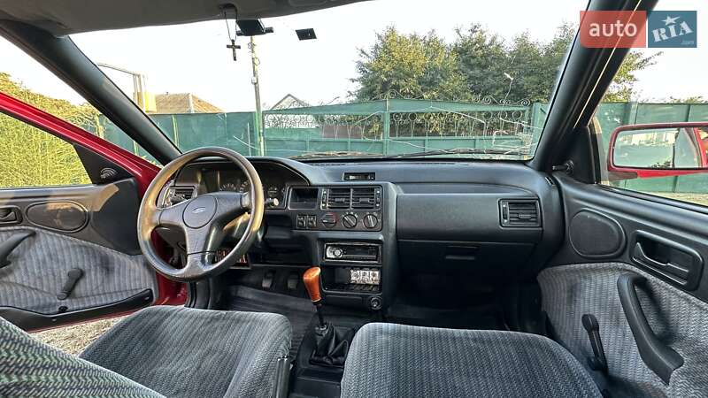 Седан Ford Escort 1991 в Каневе