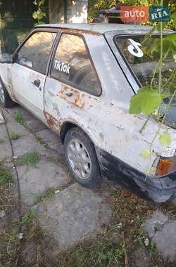 Хэтчбек Ford Escort 1986 в 