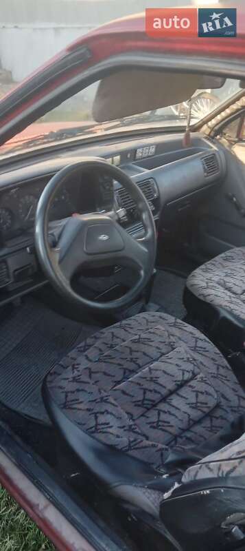 Хэтчбек Ford Escort 1989 в 