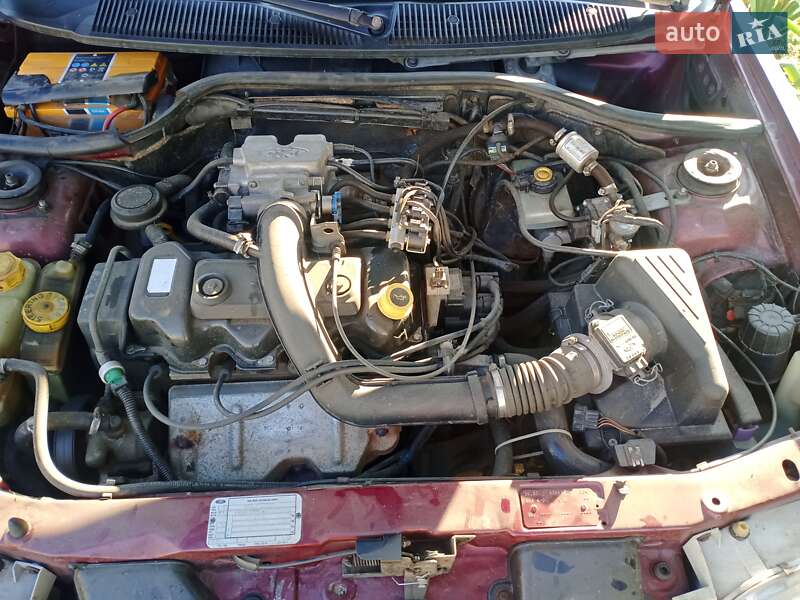 Седан Ford Escort 1994 в Ольшанах