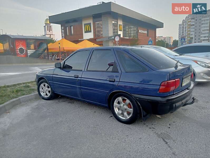 Хетчбек Ford Escort 1993 в Львові