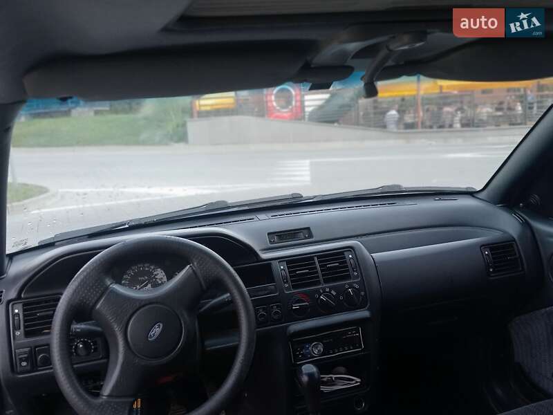 Хетчбек Ford Escort 1993 в Львові