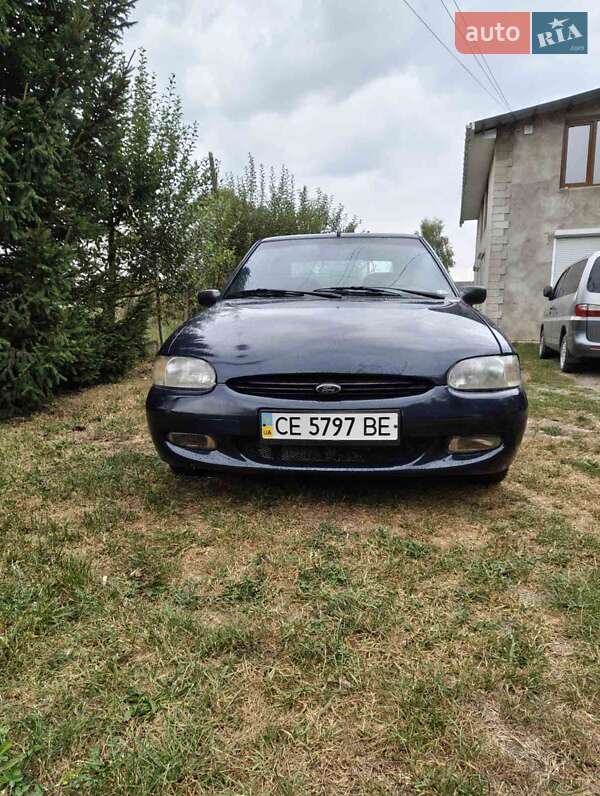 Хэтчбек Ford Escort 1996 в Черновцах