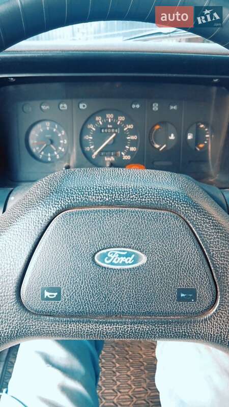 Хетчбек Ford Escort 1988 в Луцьку