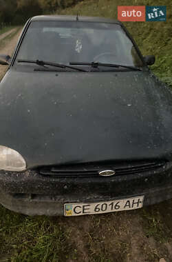 Седан Ford Escort 1996 в Чернівцях