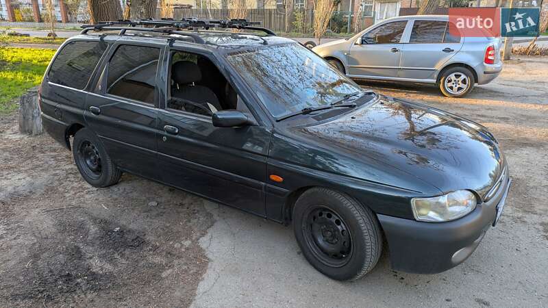 Універсал Ford Escort 1996 в Полтаві