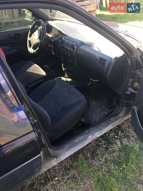 Хэтчбек Ford Escort 1999 в Долине