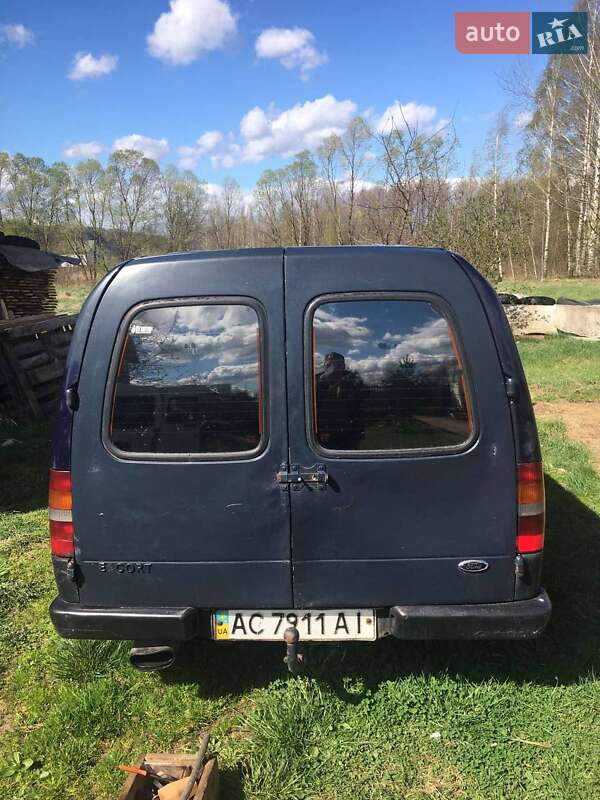 Хэтчбек Ford Escort 1999 в Долине